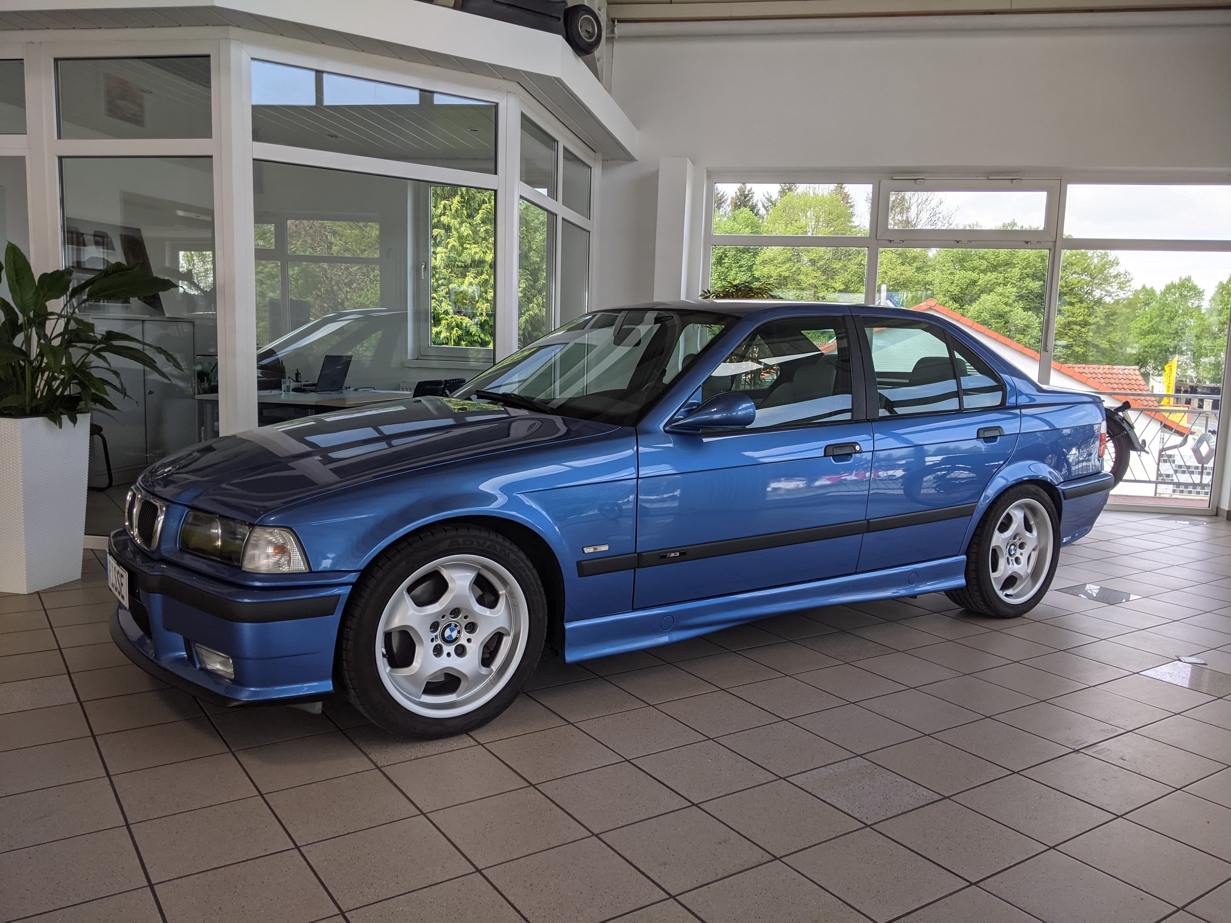 E36